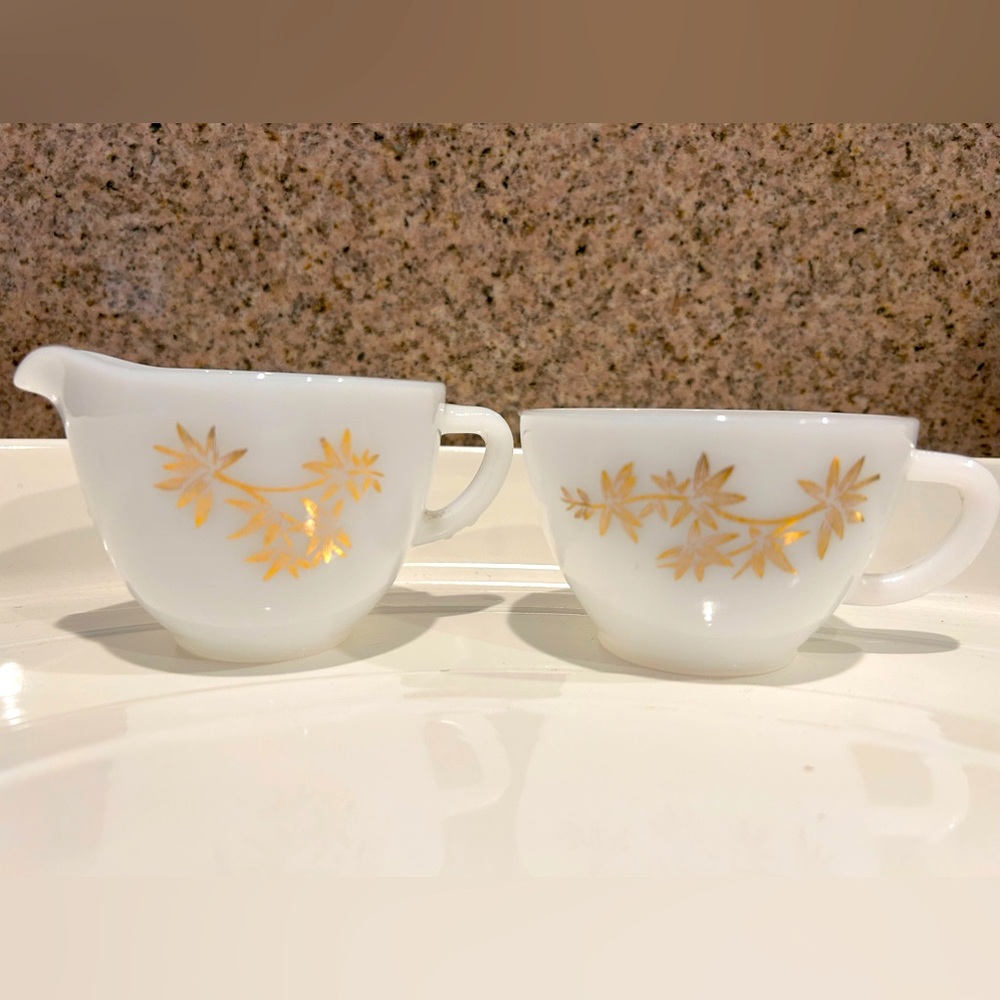 Milk glass federal reserve glass 2 Pc set Creamer &Cup